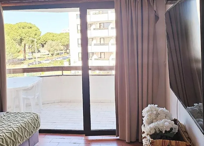 In Vilamoura With Pool Quarteira